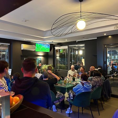 Hotel Aurora & Appartamenti Torbole Sul Garda Ngoại thất bức ảnh