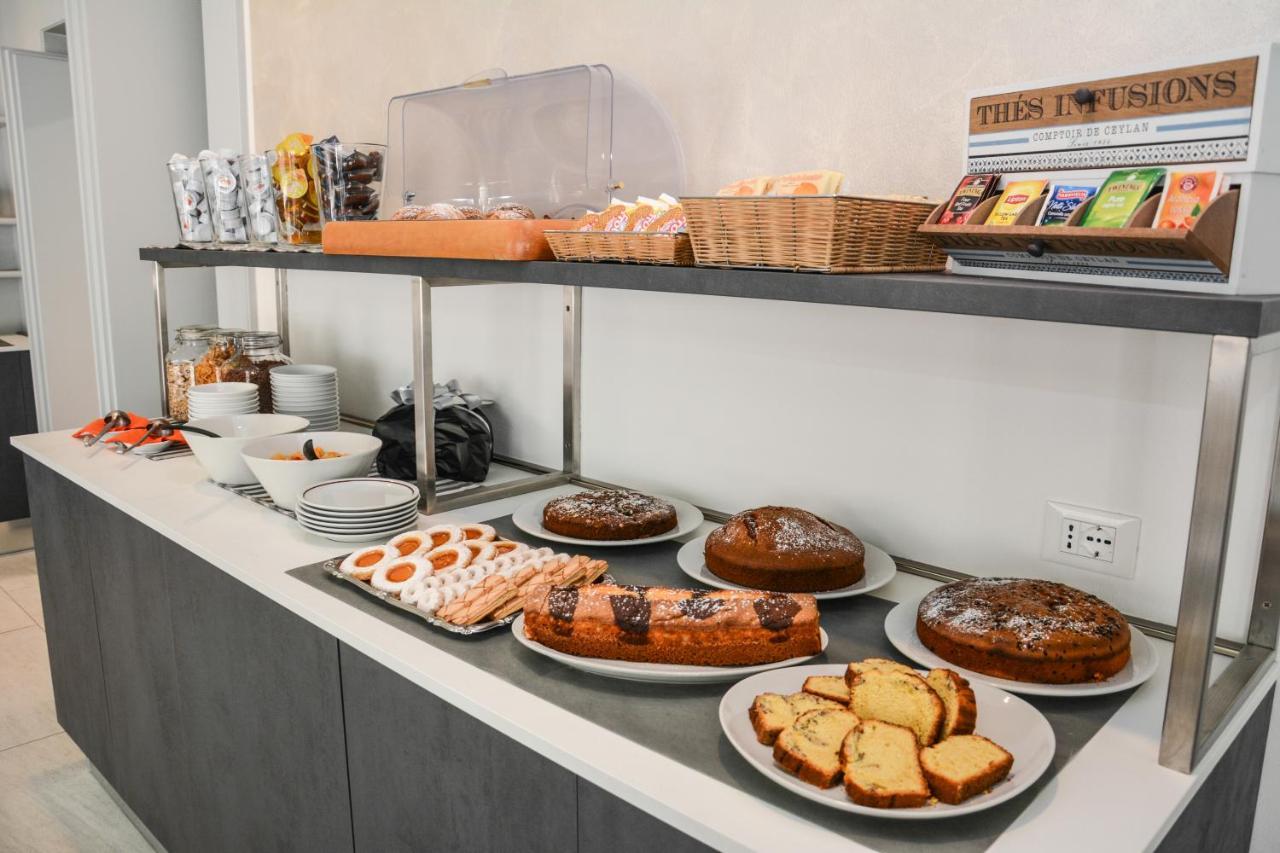 Hotel Aurora & Appartamenti Torbole Sul Garda Ngoại thất bức ảnh