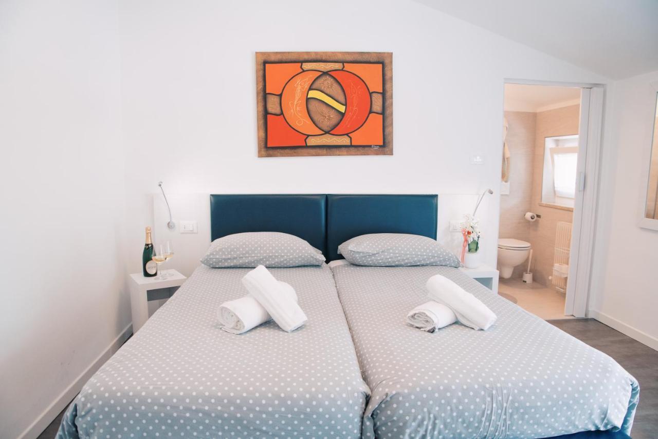 Hotel Aurora & Appartamenti Torbole Sul Garda Ngoại thất bức ảnh