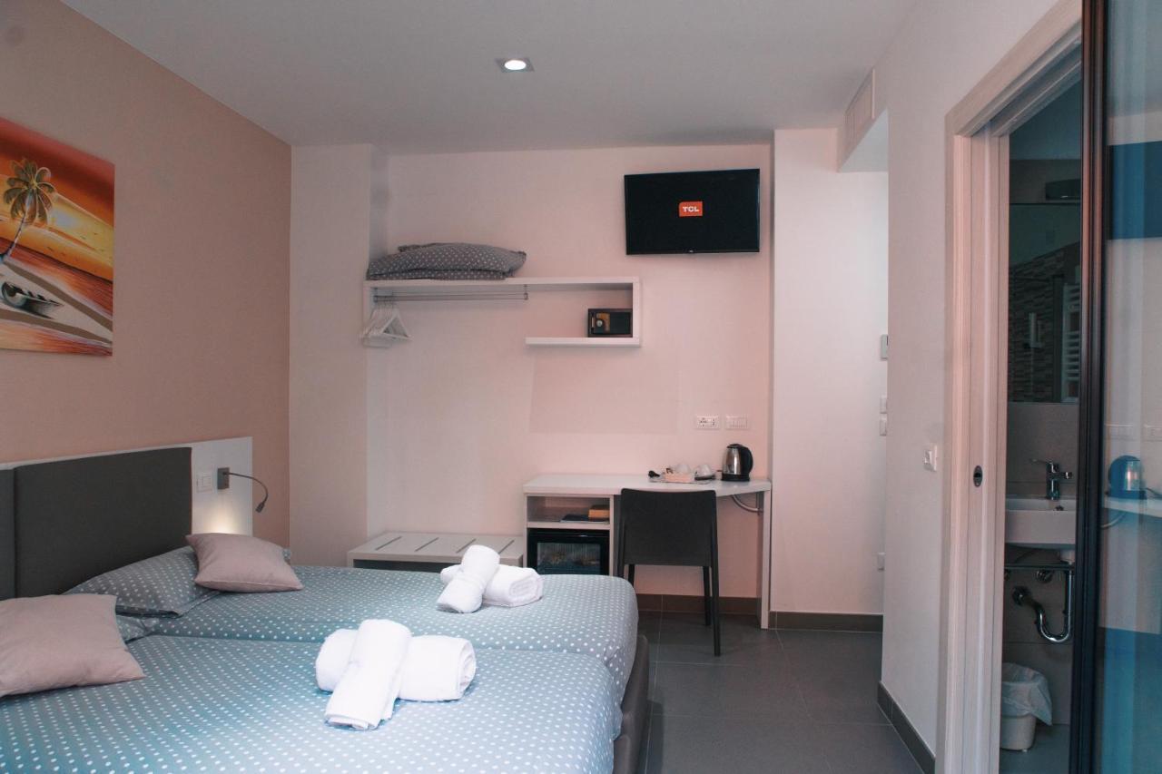 Hotel Aurora & Appartamenti Torbole Sul Garda Ngoại thất bức ảnh