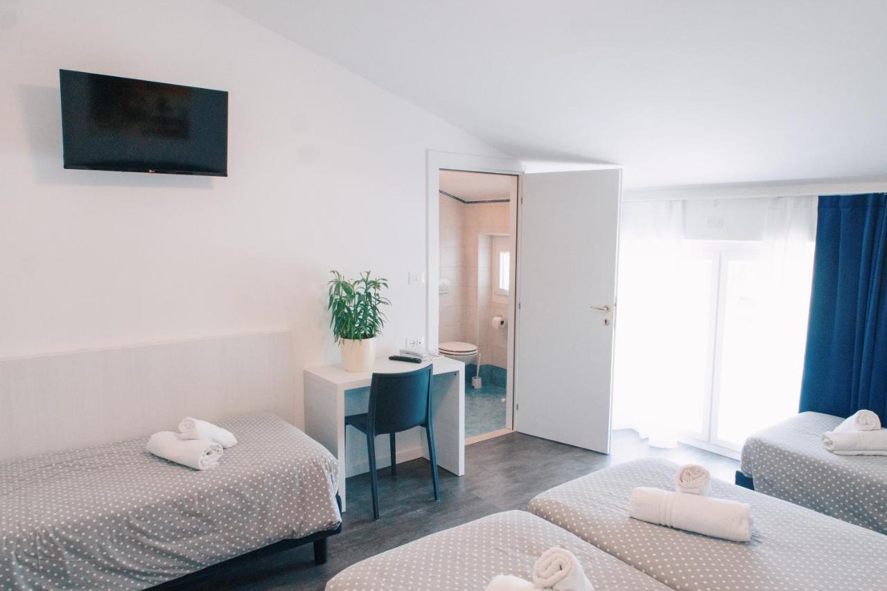 Hotel Aurora & Appartamenti Torbole Sul Garda Ngoại thất bức ảnh