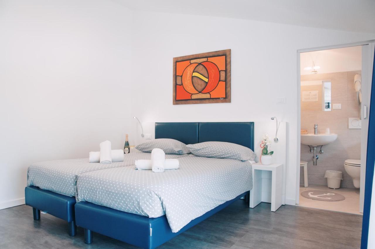 Hotel Aurora & Appartamenti Torbole Sul Garda Ngoại thất bức ảnh