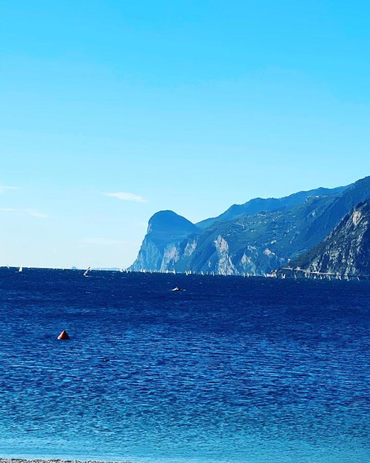 Hotel Aurora & Appartamenti Torbole Sul Garda Ngoại thất bức ảnh