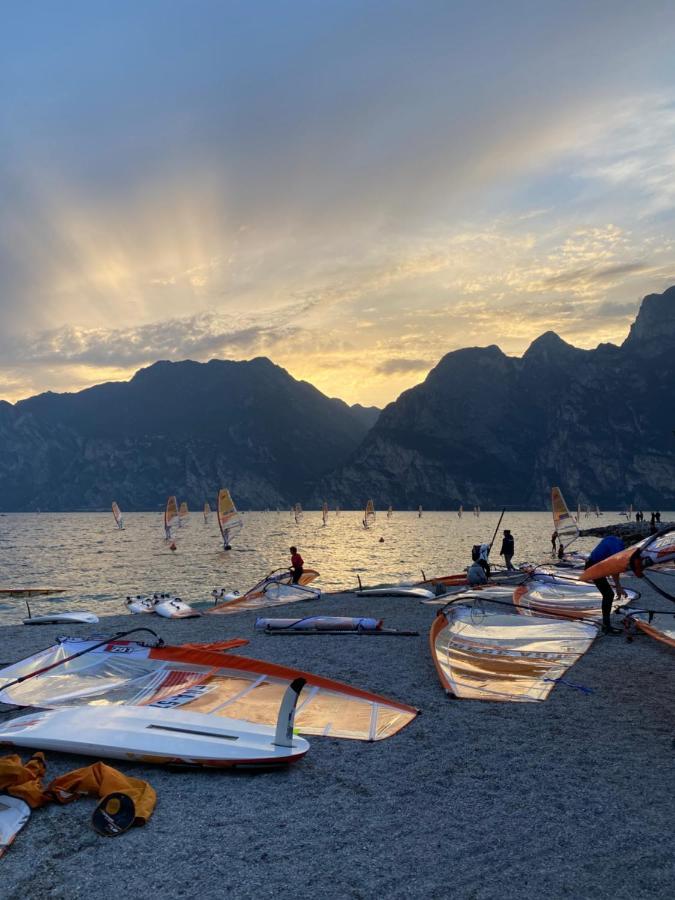 Hotel Aurora & Appartamenti Torbole Sul Garda Ngoại thất bức ảnh